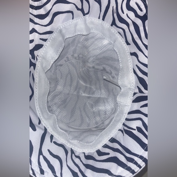 Zebra Pattern Bucket Hat - Picture 4 of 4